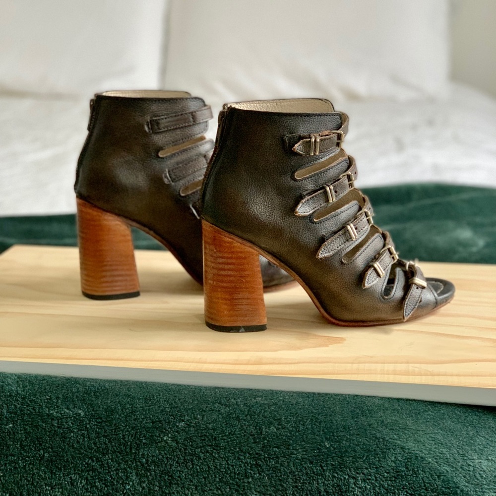 Freebird Topaz Sandal